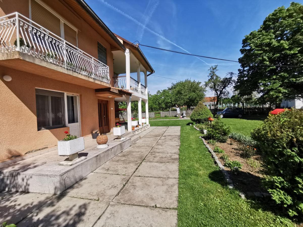 Apartments Domacinstvo Nikolic Valjevo Exteriör bild