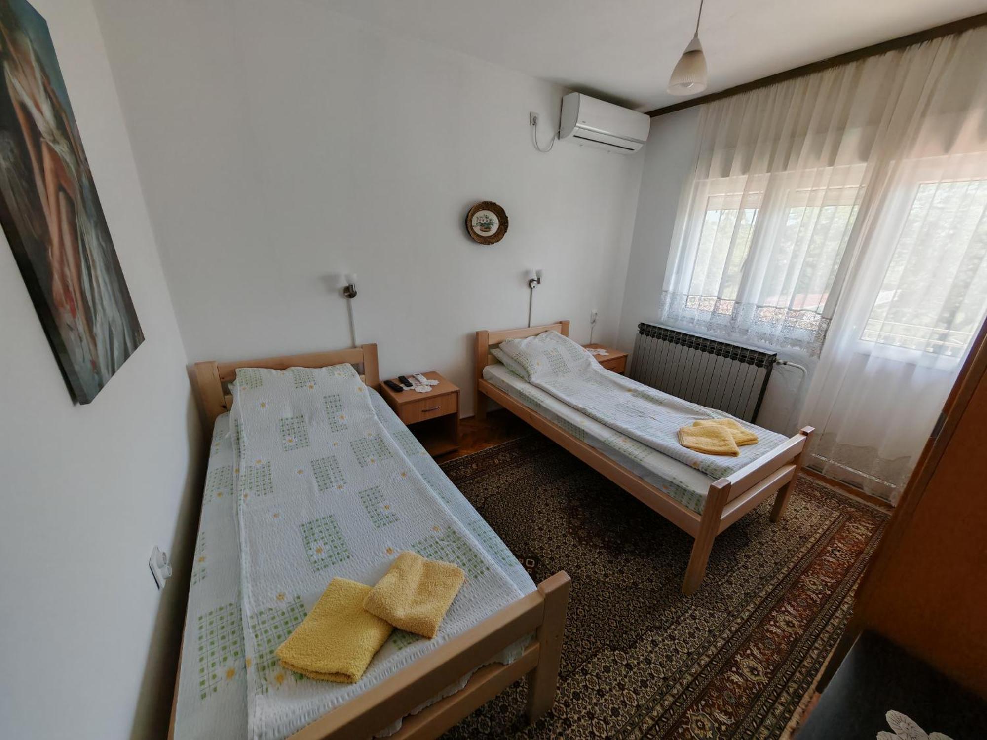 Apartments Domacinstvo Nikolic Valjevo Exteriör bild