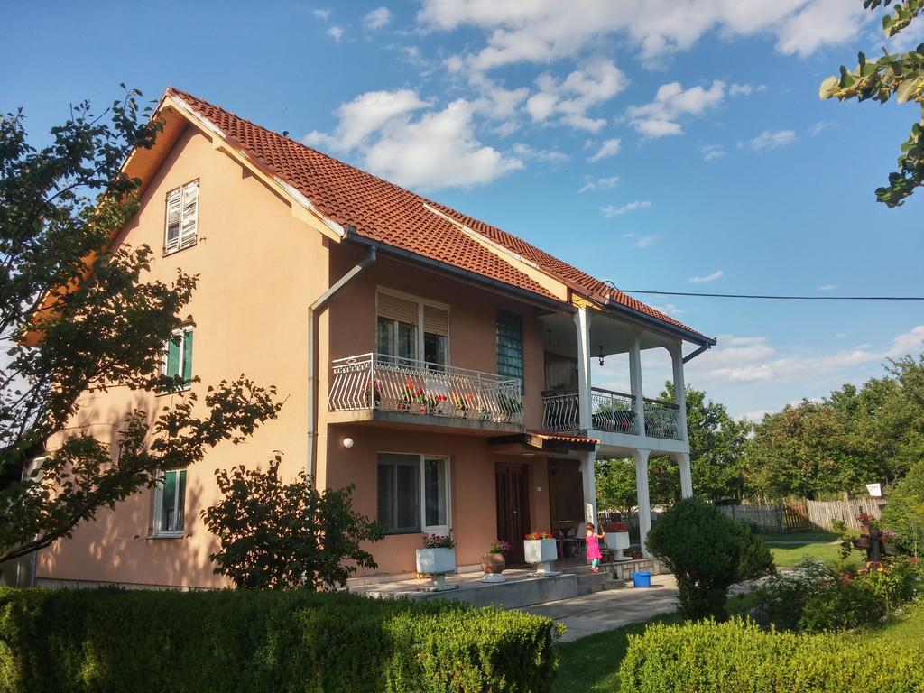 Apartments Domacinstvo Nikolic Valjevo Exteriör bild