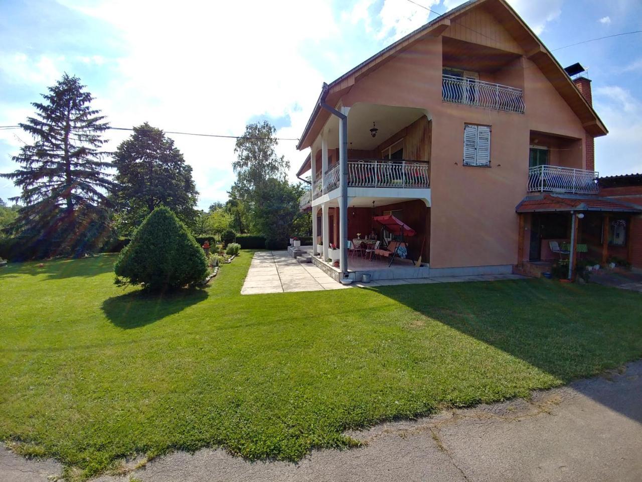Apartments Domacinstvo Nikolic Valjevo Exteriör bild